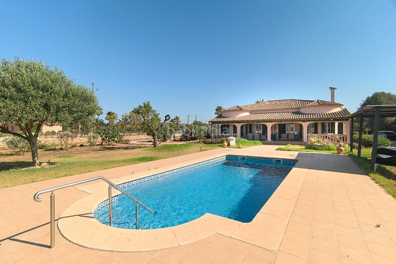 Foto 0234bbbd-26ed-4d17-915e-6f0b58b3f091. Masia amb xemeneia calefacció a Llucmajor interior Llucmajor