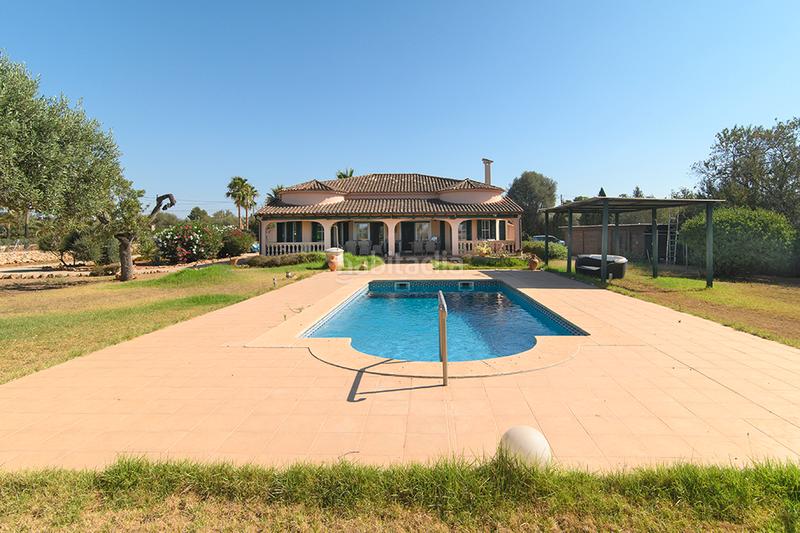 Foto 2923fb57-04fc-40d6-8ff6-105945f921d5. Masia amb xemeneia calefacció a Llucmajor interior Llucmajor