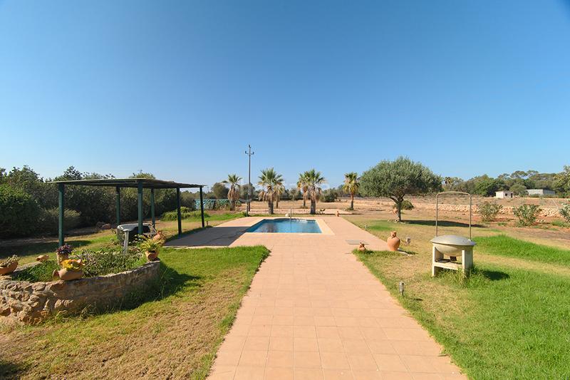 Foto 34c4f19c-fa61-4616-95fd-6ee4b53711ef. Masia amb xemeneia calefacció a Llucmajor interior Llucmajor