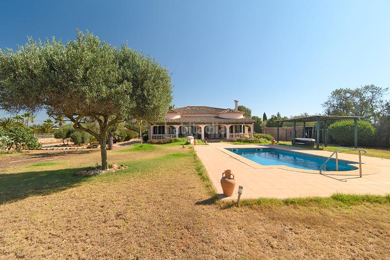 Foto 3bc26ef0-df83-456e-87f4-67a67cb75179. Masia amb xemeneia calefacció a Llucmajor interior Llucmajor