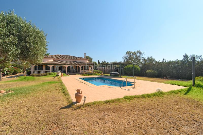 Foto afe8768a-05f9-490e-a75f-103ef54f8ae2. Masia amb xemeneia calefacció a Llucmajor interior Llucmajor