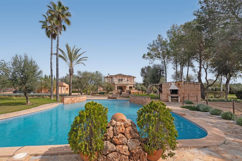 Foto 1d21becf-506f-4194-be6a-024f3aa8e8d6. Mas avec cheminée chauffage parking piscine dans Llucmajor interior Llucmajor