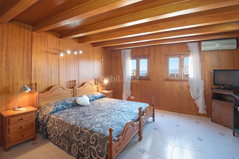 Foto eda18601-3fdf-4e46-80e4-286988574fb4. Chalet avec cheminée chauffage parking piscine dans Llucmajor