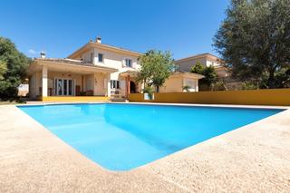 Chalet in Sa Cabaneta. Villa  independiente con piscina en marratxí.