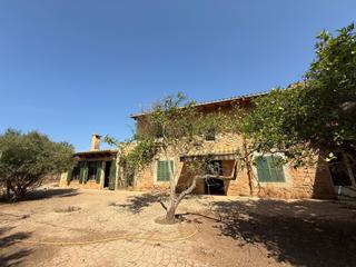 Country house in S´Arenal. Casa rústica a reformar con mucho potencial en llucmajor, mallor