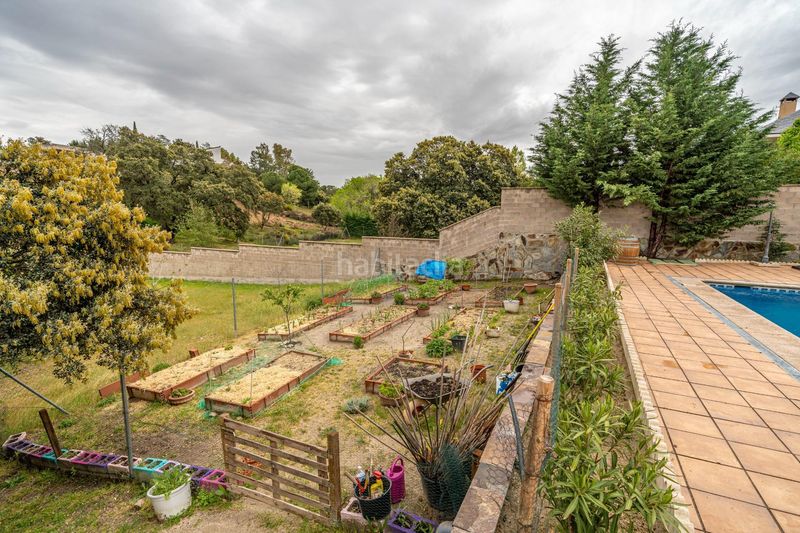 Foto 150b05c5-1cd9-4a75-826e-136182f36e4c. Xalet amb piscina a Sevilla la Nueva