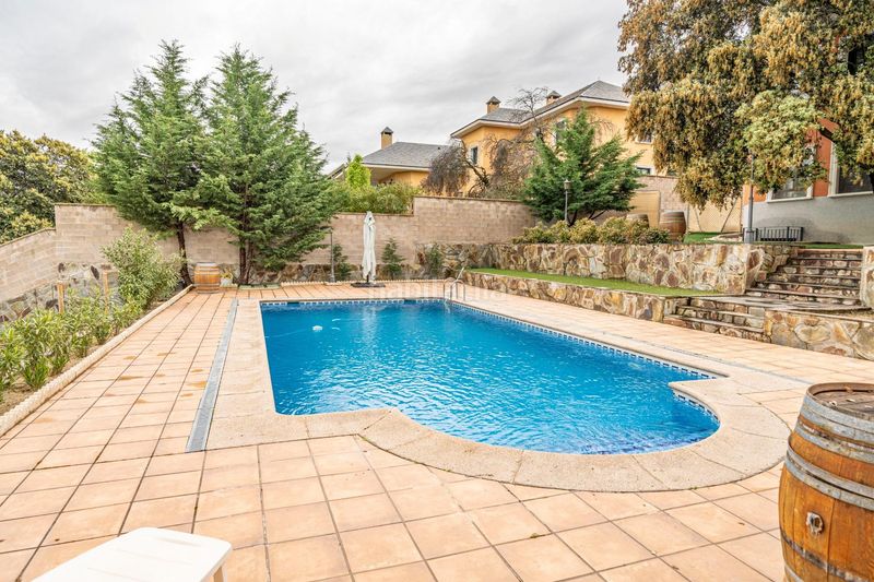 Foto 150c9b21-b354-4f0b-9965-1b2c32f65705. Xalet amb piscina a Sevilla la Nueva