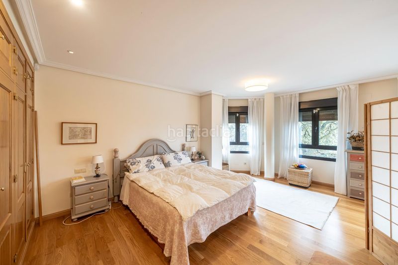 Foto 9dcf8d4d-73b4-4d3a-9de9-363c973e3454. Xalet amb piscina a Sevilla la Nueva