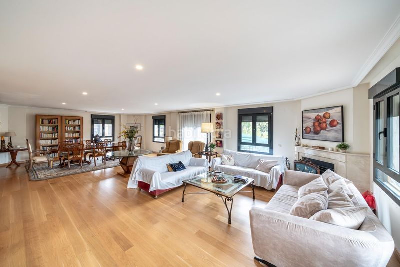 Foto a7605112-dfcb-4f4b-90a9-4f551e22cca2. Xalet amb piscina a Sevilla la Nueva