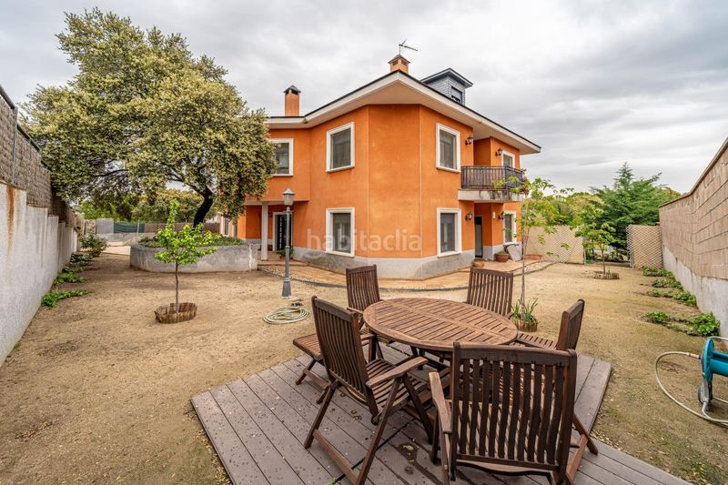 Foto ae703fa5-89d7-47fa-9754-a5039df7c2e7. Xalet amb piscina a Sevilla la Nueva