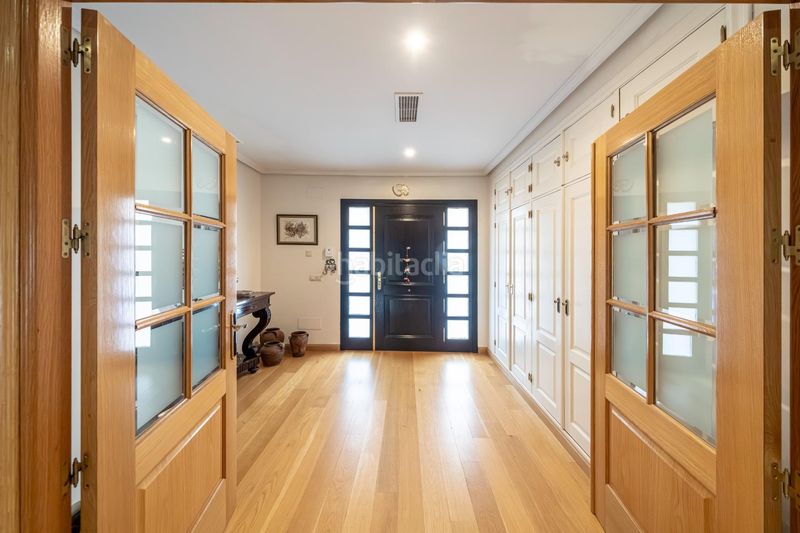 Foto e500d382-abc6-46ab-b241-3d3ee6e13061. Xalet amb piscina a Sevilla la Nueva