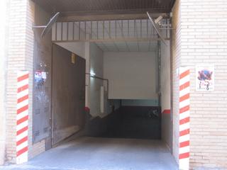 Parking coche en José Picón 19