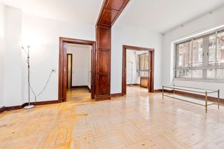 Pis  Calle amado nervo. Inmueble exterior, para reformar, ubicada en una entreplanta, co