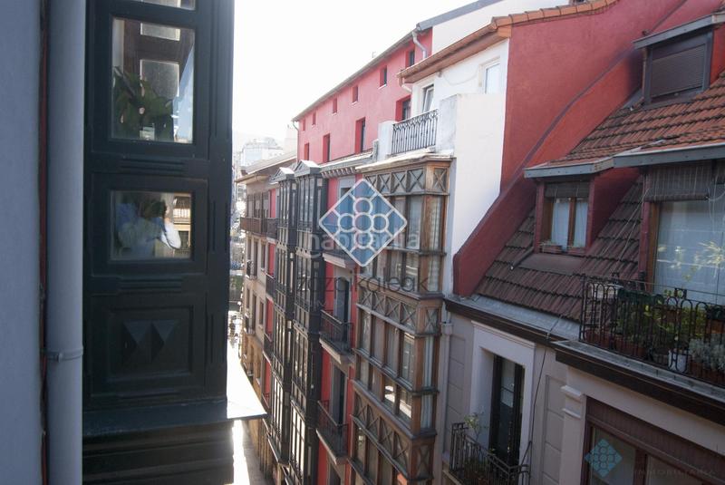 Foto e9fefff2-bc68-462a-8cff-6b34255cf146. Miete etagenwohnung mit heizung in Casco Viejo Bilbao