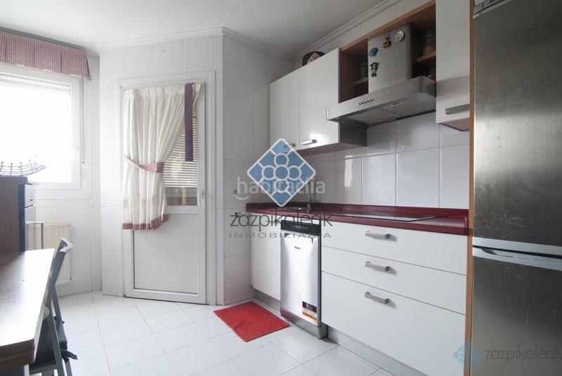Foto 756dcb84-8f29-4b31-b8d9-9ffc6dde0596. Piso  en Miribilla Bilbao