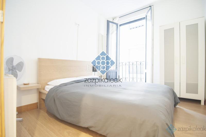Foto c6ca715a-94e5-41a1-84b4-bd51f3021136. Flat with heating in Casco Viejo Bilbao