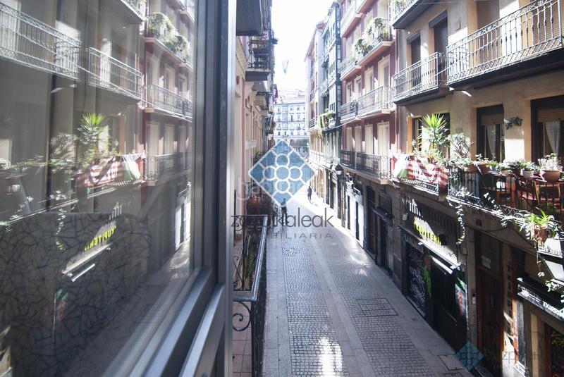 Foto e78f83aa-f202-45f7-b4e1-1e253b6a4376. Flat with heating in Casco Viejo Bilbao