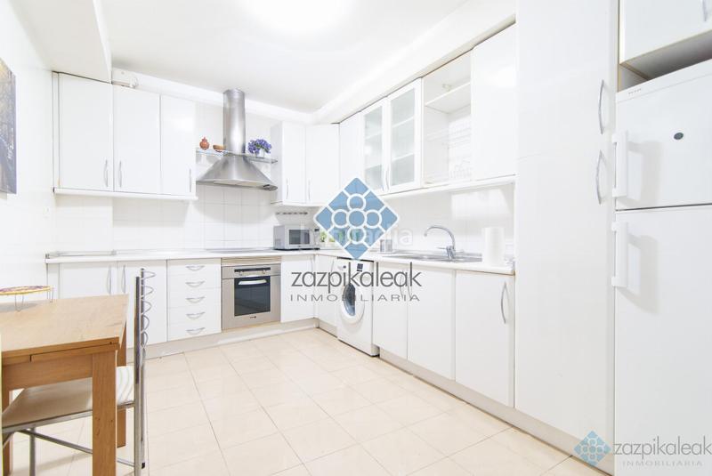 Foto 8120fdb8-269a-429e-a33c-0ffb1b74317e. Pis a Casco Viejo Bilbao