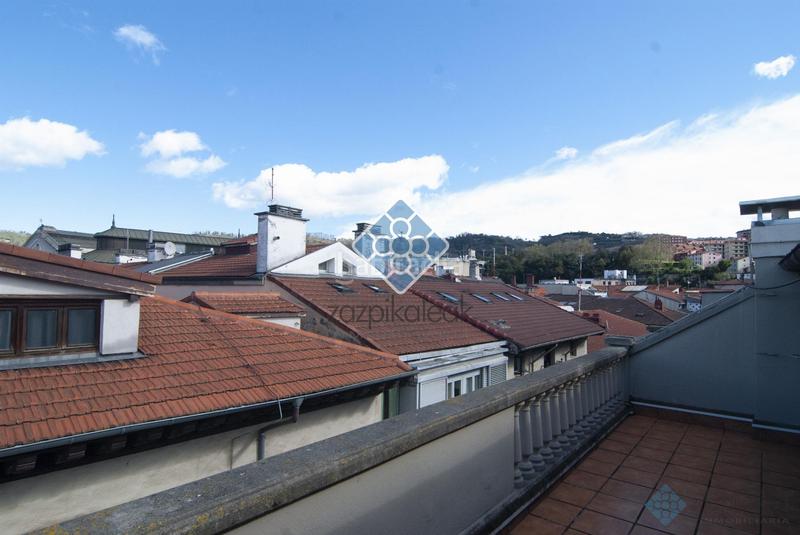 Foto 793b40ab-9da4-4ddc-9529-128e1d311d74. Pis amb calefacció a Casco Viejo Bilbao