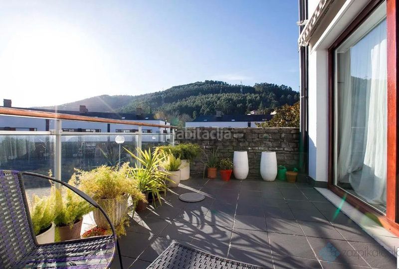 Foto 0c69f43d-4a01-4976-9b90-fbeca4f65d2e. Chalet with heating parking in Mungia