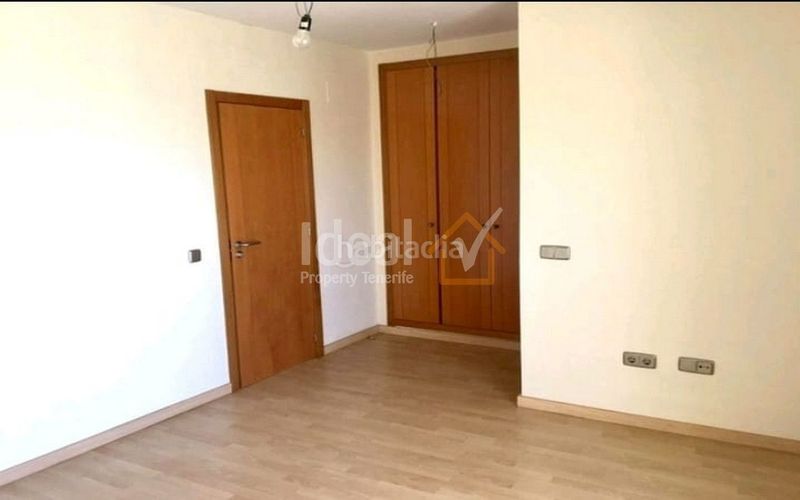 Foto 03a72c70-ecfe-4d17-b236-c86552829453. Casa adossada amb aparcament piscina a Playa Fañabé Alto Adeje