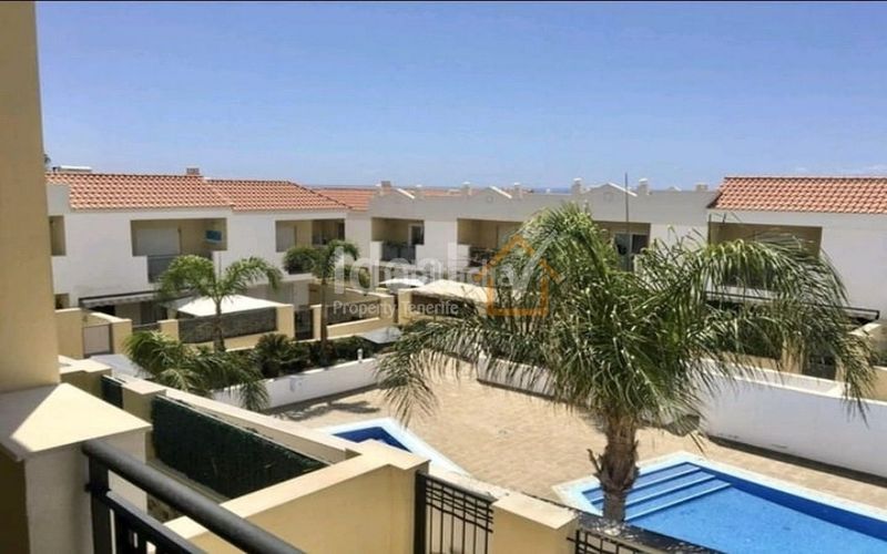 Foto d0d2913f-f3eb-459c-911c-aeff91c314e9. Casa adossada amb aparcament piscina a Playa Fañabé Alto Adeje