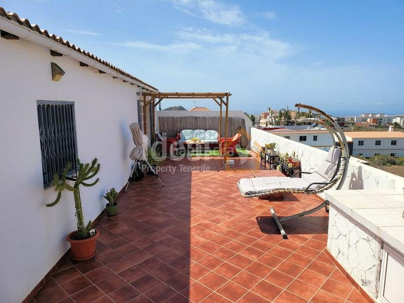 Foto c5b8968b-8845-47f2-bdb3-2473663f7fb8. Maison dans Buzanada Arona