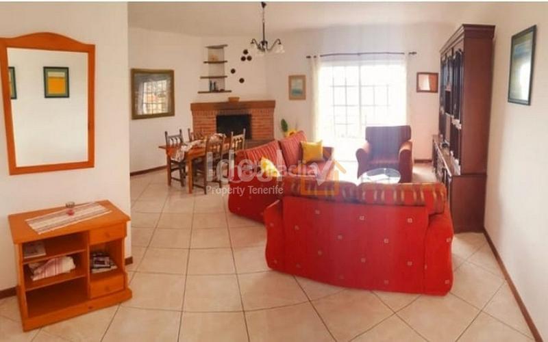 Foto d2937839-2e1a-45ff-ae3f-8738968c7551. Maison dans Buzanada Arona