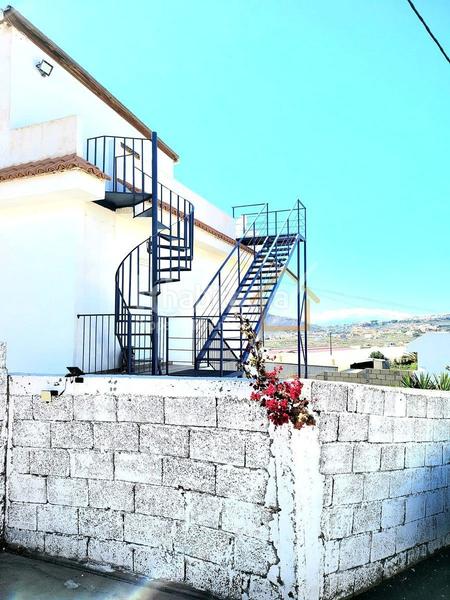 Foto fba43d18-301c-4c54-aed5-92f06bb1a710. Maison dans Buzanada Arona