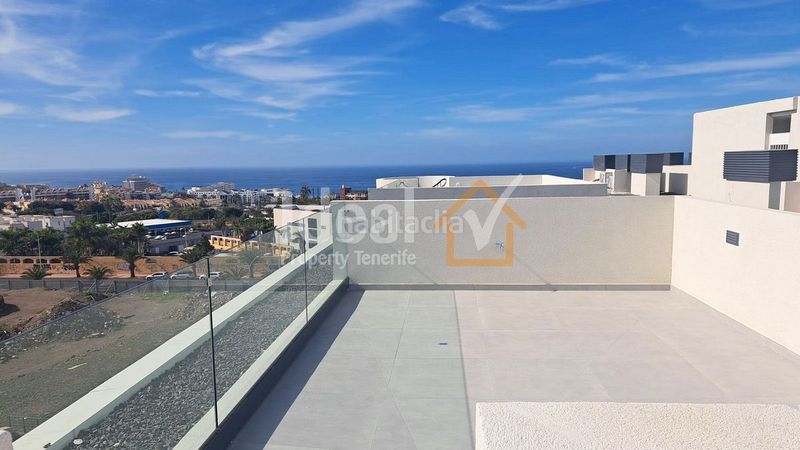 Foto 40c77443-11a2-4672-8845-b002bdd273e4. Àtic amb piscina a Playa Fañabé Alto Adeje
