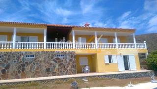 Casa a La Quinta - Taucho. Casa con piscina en taucho
