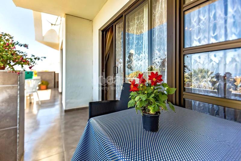 Foto b0f214f9-9bff-42a9-996e-7b088e64e0d7. Dúplex apartamento duplex con licencia vv en el complejo atalaya court en Adeje