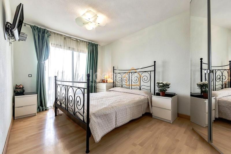 Foto d702ee3d-4cc7-4771-82c6-77c520d49869. Dúplex apartamento duplex con licencia vv en el complejo atalaya court en Adeje