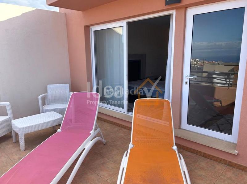 Foto 9717322b-df10-41ac-8ec0-ac15ff0c68c9. Casa a schiera in Playa Fañabé Alto Adeje