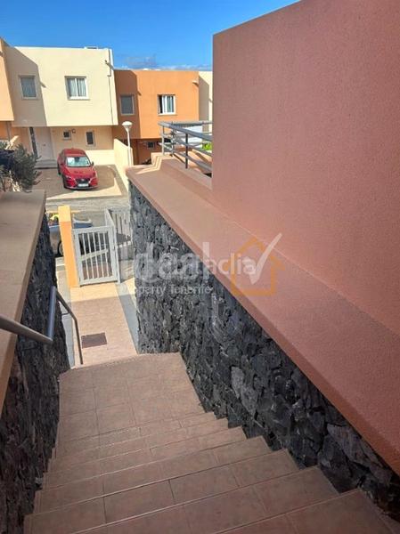 Foto 973a3ba9-c622-4d40-8d8f-7013b00710c7. Casa a schiera in Playa Fañabé Alto Adeje