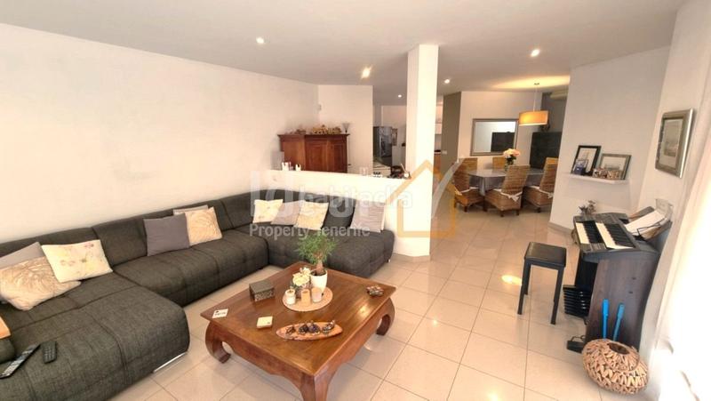 Foto 05948030-35eb-46fc-b042-d3ac685c4b42. Casa in La Camella Arona