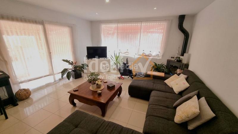 Foto 628f56a1-6a68-4658-b7b7-93591cbe11e9. Casa in La Camella Arona