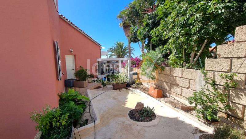 Foto 671315a6-7794-4cc0-9c50-30d15620ee55. Casa in La Camella Arona