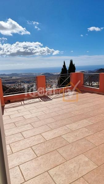 Foto 6c94a086-cc3f-40fc-ade4-0f42a9c95415. Casa in La Camella Arona