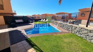 Casa a Puerto de Santiago. Chalet con piscina climatizada  puerto santiago  tenerife