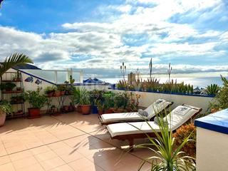 Dúplex en Los Cristianos. Ático dúplex con dos amplias terrazas e increíbles vistas panorá