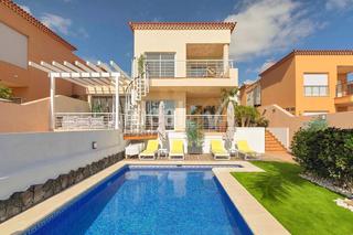 Casa en Puerto de Santiago. Villa de lujo con piscina privada y licencia vv  puerto santiago