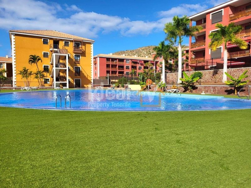 Foto 2f02e0e0-b5d2-47a0-9c0d-a2cc3c149d48. Apartament amb piscina a Palm - Mar Arona
