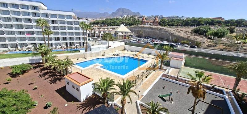 Foto dd61ff42-2a8b-4e71-a6d0-3fb2a7996aac. Apartament amb piscina a Playa de las Américas Adeje