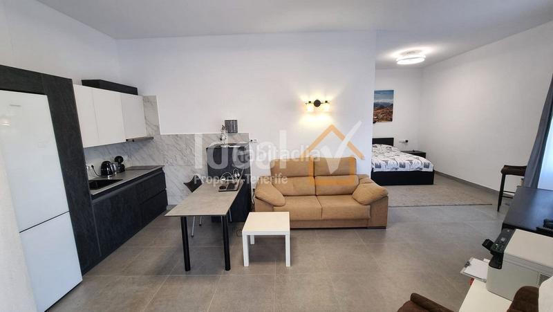 Foto 008e1c4b-9d6b-4d06-8e0d-f943e2bf64ef. Casa  unifamiliar con jardín en una zona tranquila de marazul en Adeje