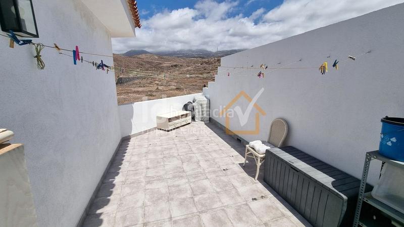 Foto 1ef066b9-227b-4cd4-8840-59b3f692492b. Casa  unifamiliar con jardín en una zona tranquila de marazul en Adeje