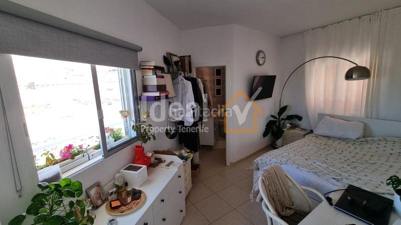 Foto 9cde0b77-5277-4af5-bd5a-e572d8ba95c3. Casa  unifamiliar con jardín en una zona tranquila de marazul en Adeje
