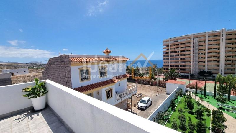 Foto eaedcec3-80b9-40e6-b362-05c07bdc2571. Casa  unifamiliar con jardín en una zona tranquila de marazul en Adeje