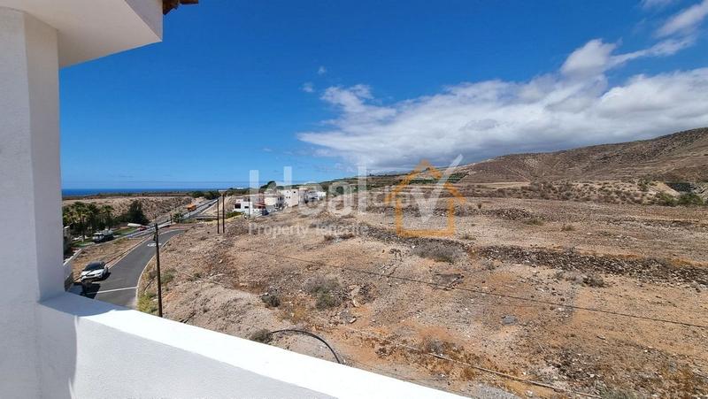 Foto f3499abb-1cb3-4513-b2c1-0fa6a0a96210. Casa  unifamiliar con jardín en una zona tranquila de marazul en Adeje