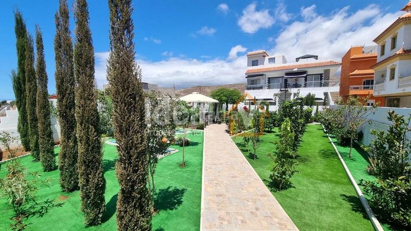 Foto f38826d7-1ee6-49a1-b57f-c7edaf4a4a75. Casa  unifamiliar con jardín en una zona tranquila de marazul en Adeje